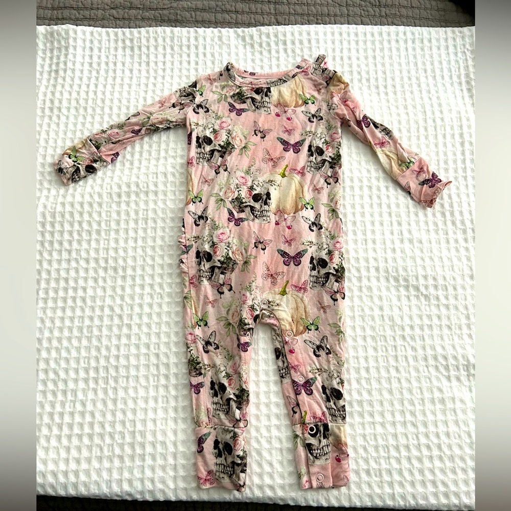 Posh Peanut Francesca Onesie 9-12mo